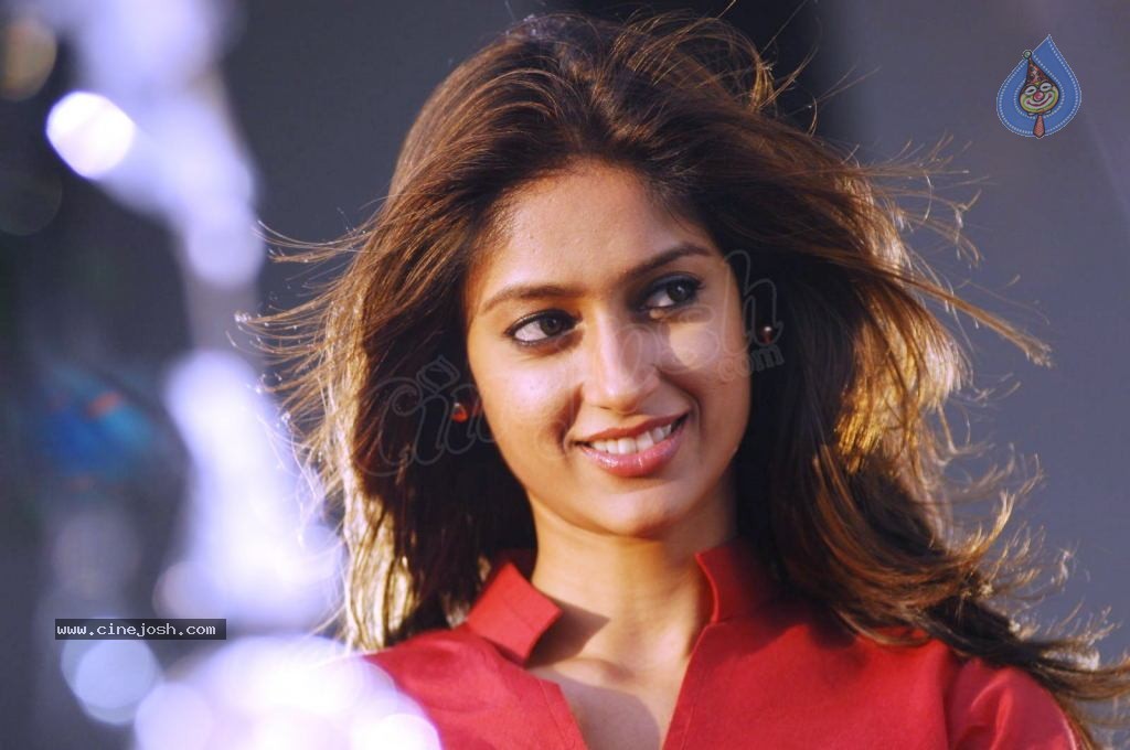 Ileana High Resolution Gallery - 72 / 74 photos