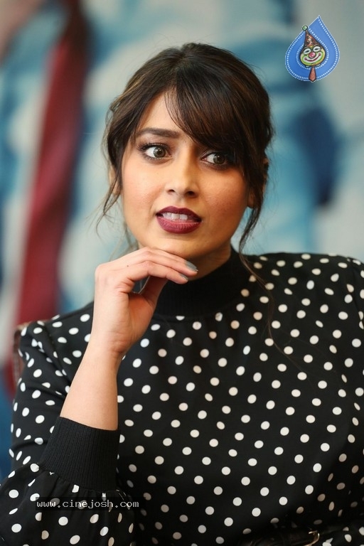 Ileana Interview Stills - 5 / 36 photos