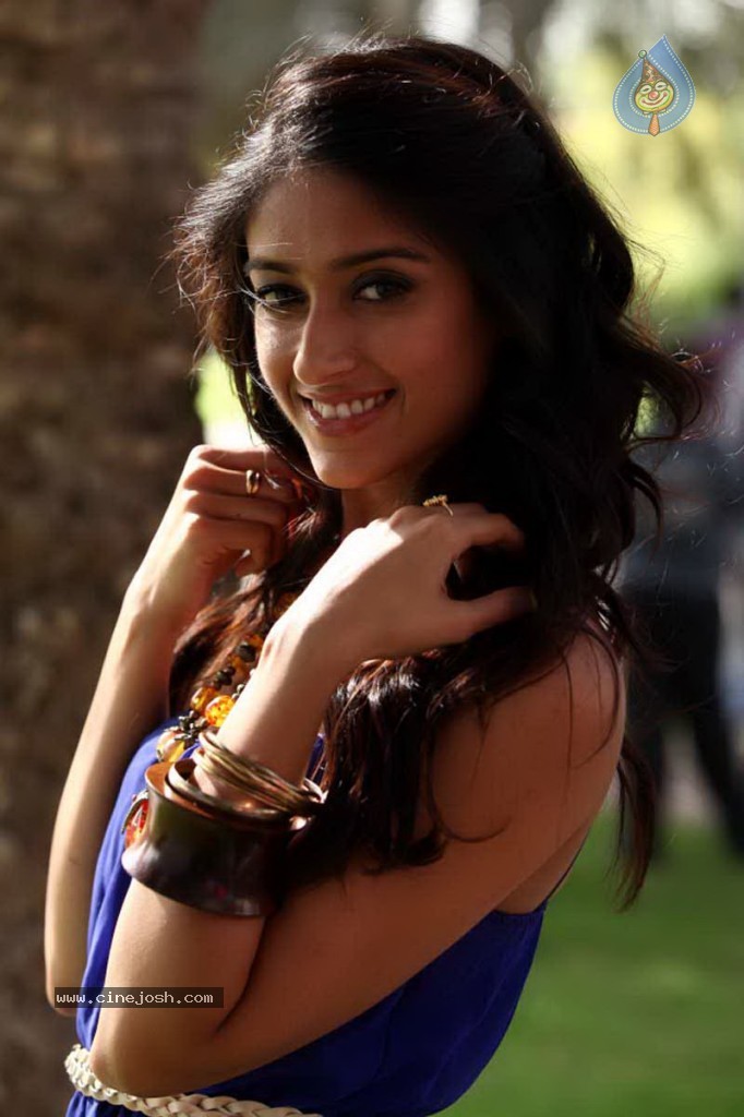 Ileana New Hot Stills - 30 / 71 photos