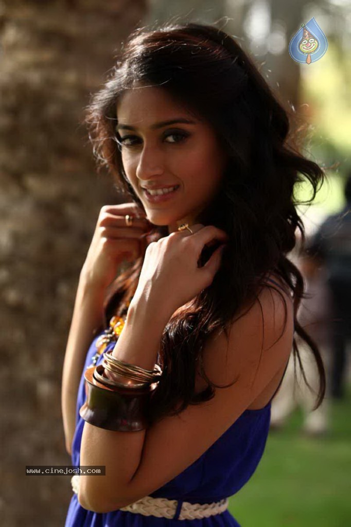 Ileana New Hot Stills - 32 / 71 photos