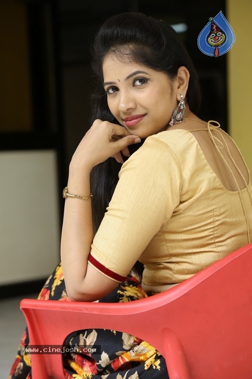 Indhu Priya New Pics - 4 / 21 photos