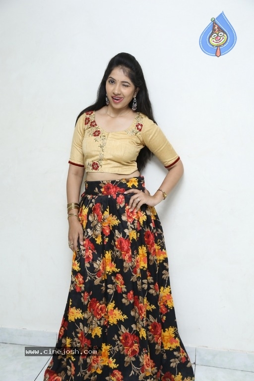 Indhu Priya New Pics - 12 / 21 photos