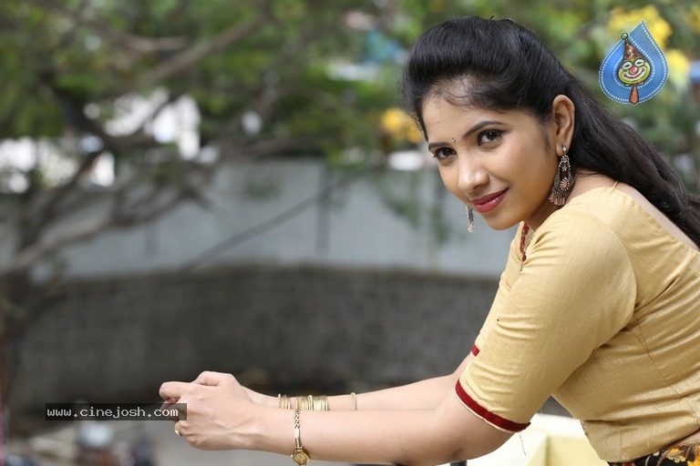 Indhu Priya New Pics - 20 / 21 photos