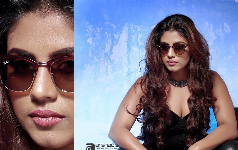 Iniya Latest Stills - 5 / 7 photos