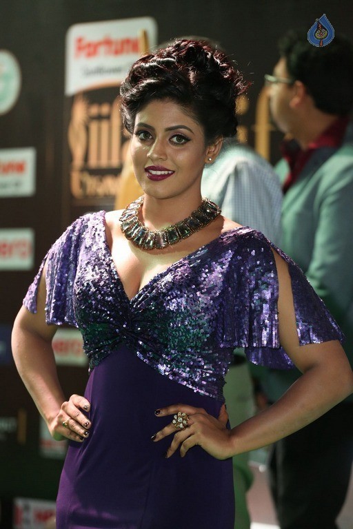 Iniya New Photos - 1 / 41 photos