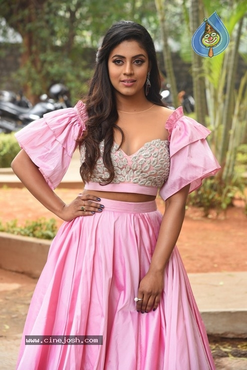 Iniya Stills - 7 / 15 photos