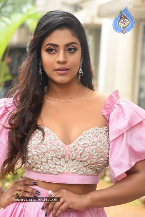 Iniya Stills - 9 / 15 photos