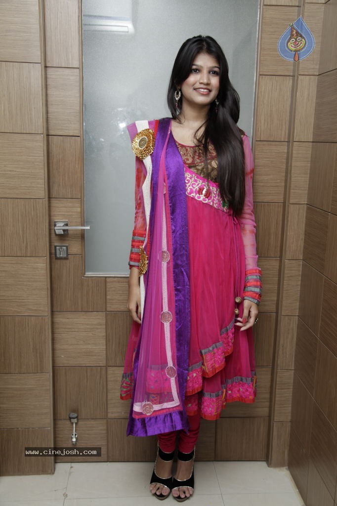 Isha Agarwal New Stills - 24 / 51 photos