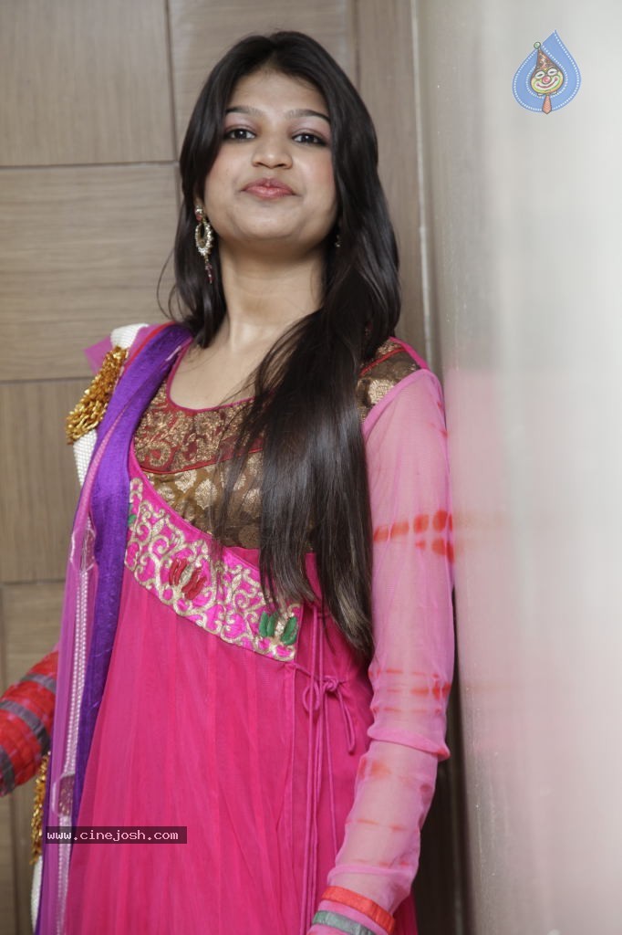 Isha Agarwal New Stills - 34 / 51 photos