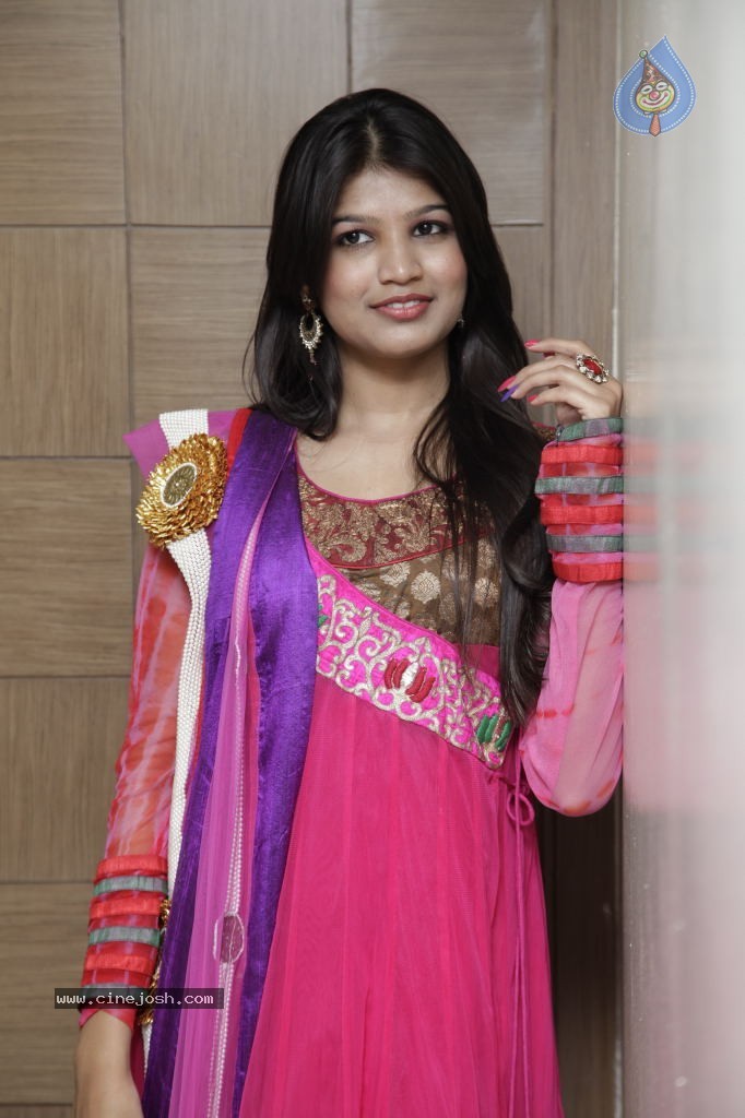 Isha Agarwal New Stills - 37 / 51 photos