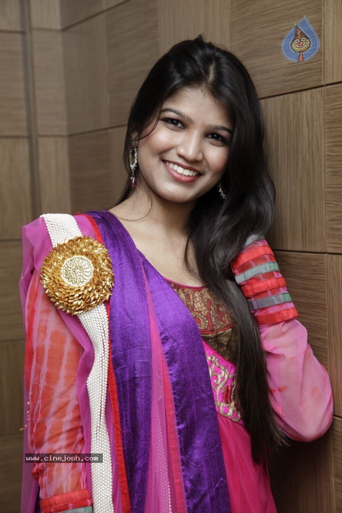 Isha Agarwal New Stills - 41 / 51 photos