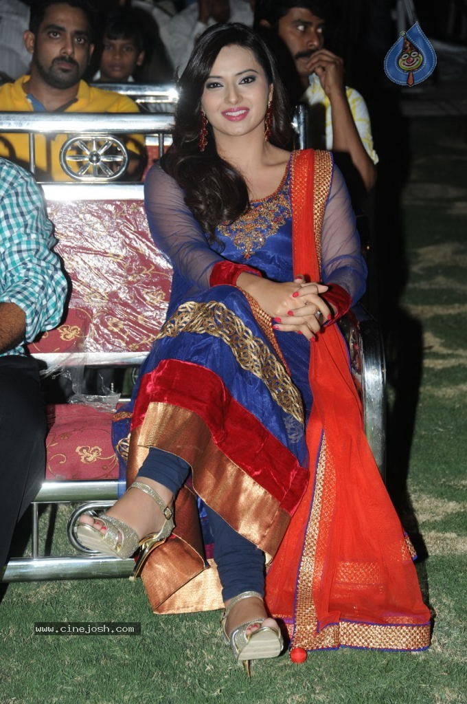 Isha Chawla at Jump Jilani Audio - 13 / 60 photos