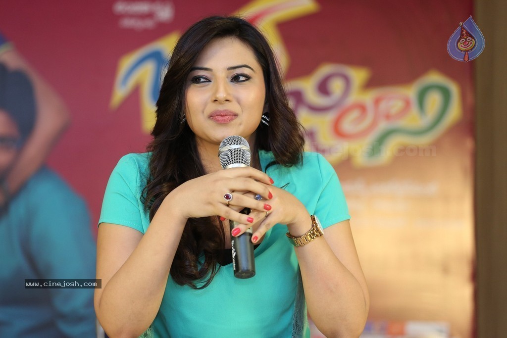 Isha Chawla Interview Stills - 87 / 109 photos