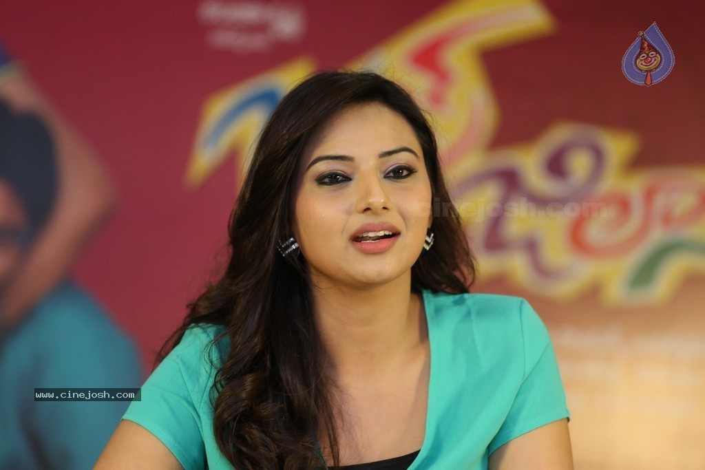 Isha Chawla Interview Stills - 109 / 109 photos