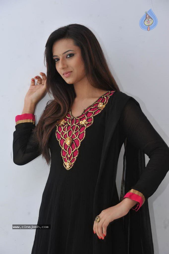 Isha Chawla Latest Stills - 1 / 66 photos
