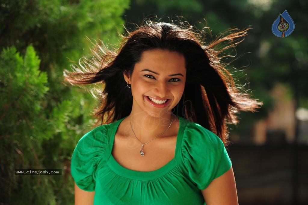 Isha Chawla New Photos - 10 / 75 photos