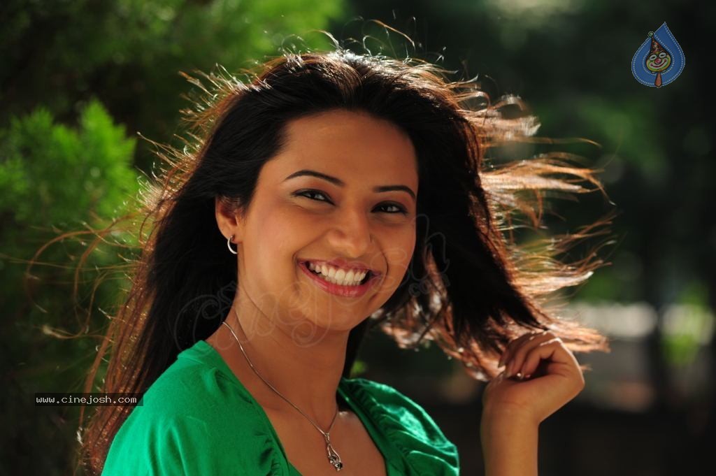 Isha Chawla New Photos - 50 / 75 photos