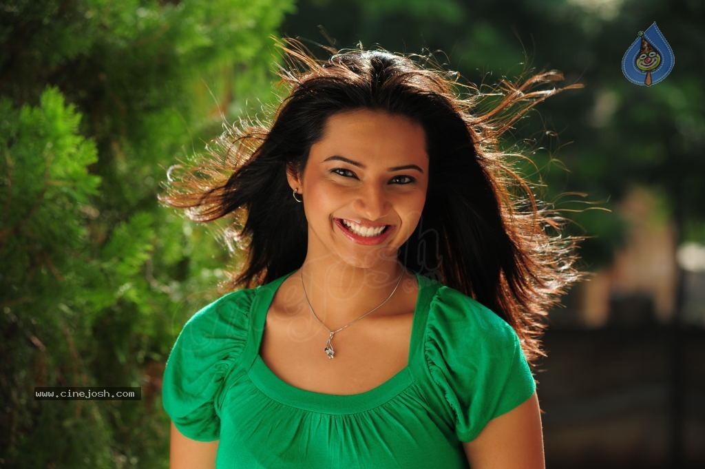 Isha Chawla New Photos - 54 / 75 photos