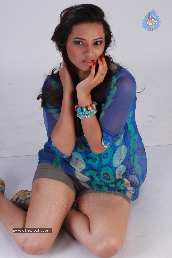 Isha Chawla New Photoshoot - 1 / 124 photos