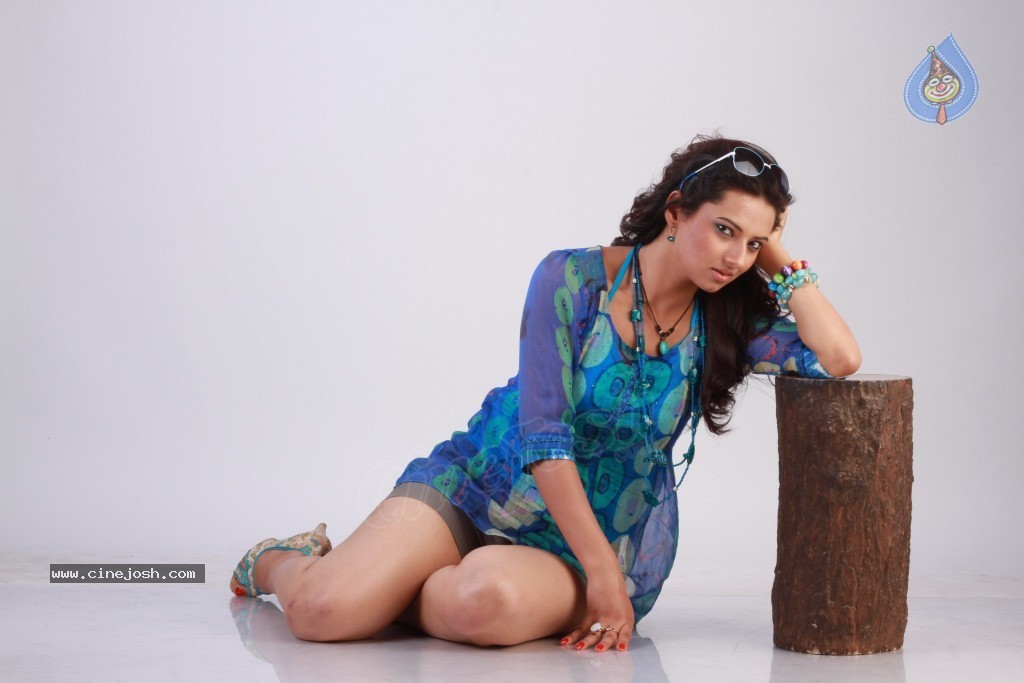 Isha Chawla New Photoshoot - 16 / 124 photos