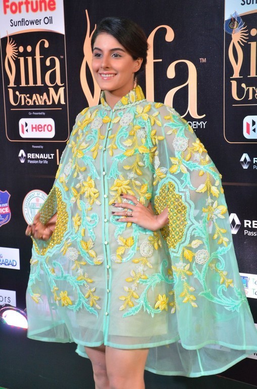 Isha Talwar Gallery at IIFA 2017 - 21 / 29 photos