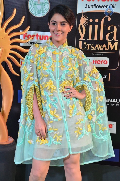 Isha Talwar Gallery at IIFA 2017 - 22 / 29 photos