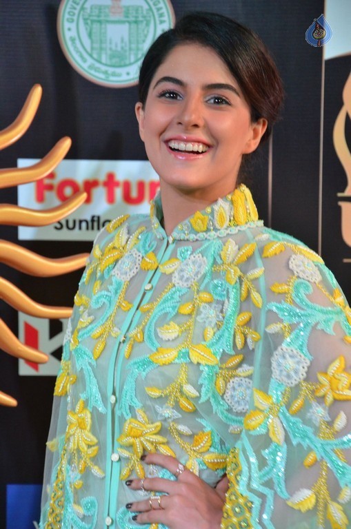 Isha Talwar Gallery at IIFA 2017 - 24 / 29 photos