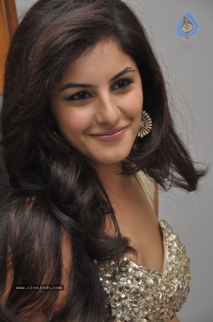 Isha Talwar Hot Stills - 40 / 127 photos