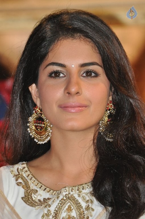 Isha Talwar Latest Photos - 13 / 42 photos