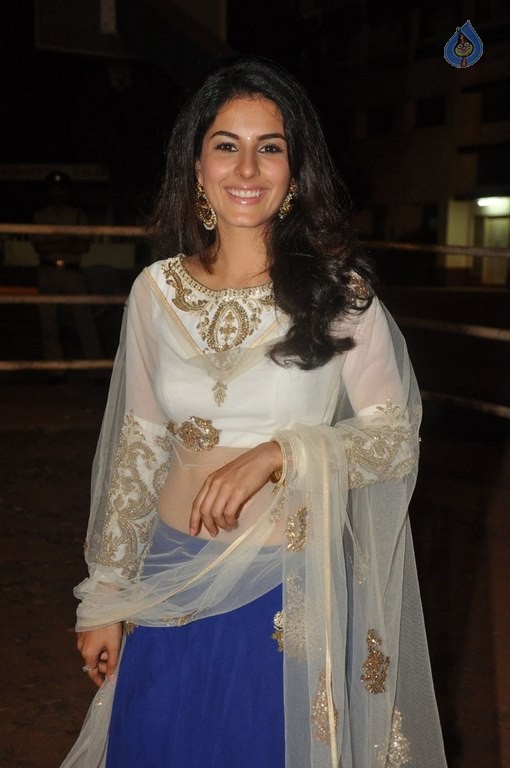 Isha Talwar Latest Photos - 34 / 42 photos