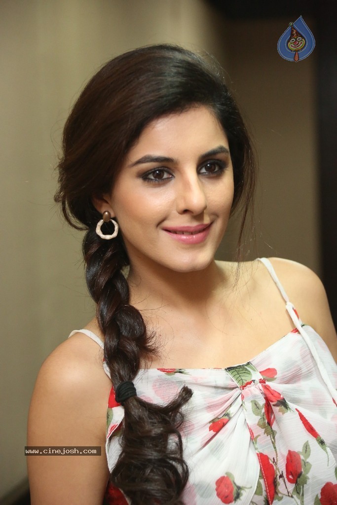 Isha Talwar Latest Pics - 12 / 63 photos