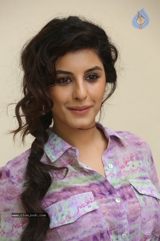 Isha Talwar New Pics - 54 / 86 photos