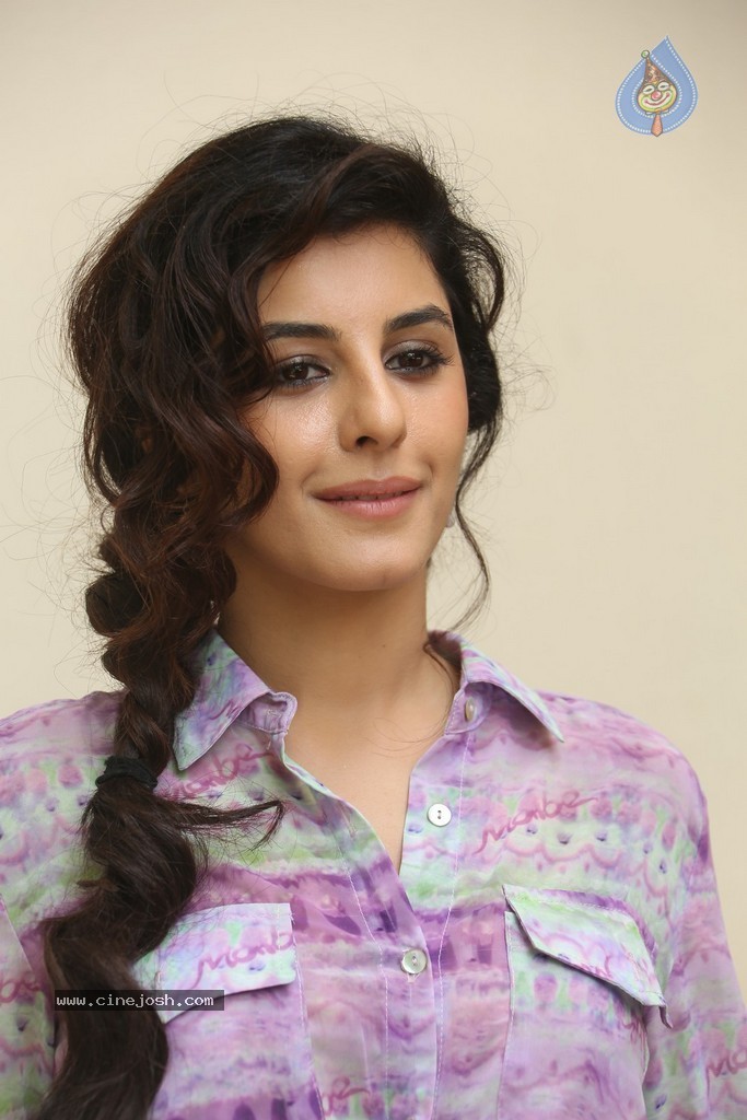 Isha Talwar New Pics - 62 / 86 photos