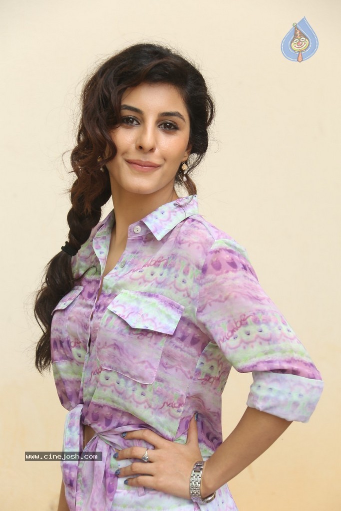 Isha Talwar New Pics - 64 / 86 photos