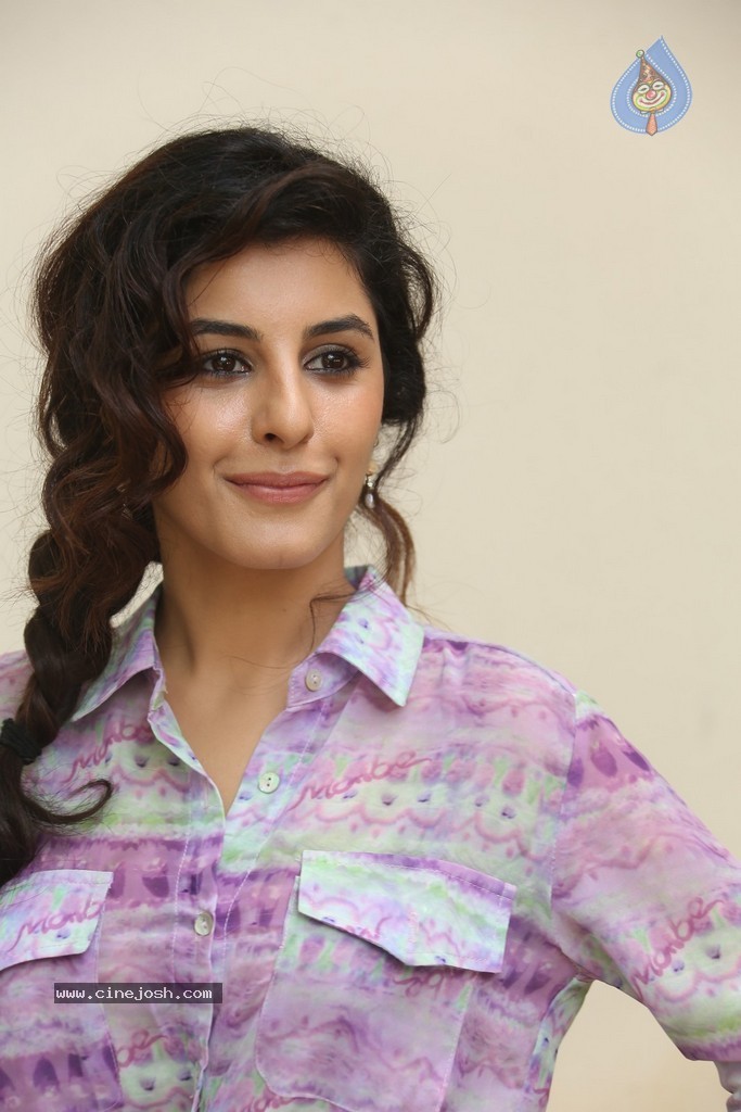 Isha Talwar New Pics - 66 / 86 photos