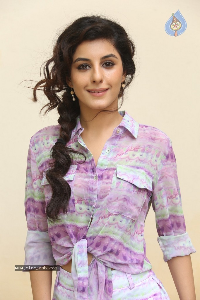 Isha Talwar New Pics - 71 / 86 photos