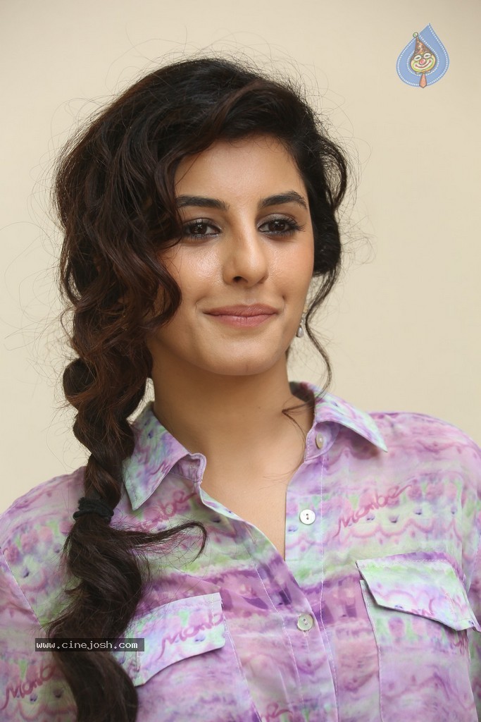 Isha Talwar New Pics - 76 / 86 photos