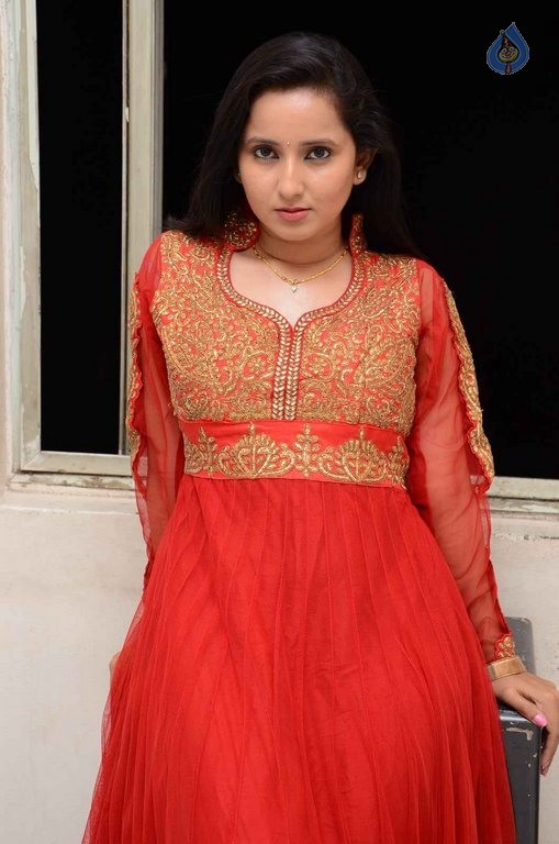 Ishika Singh Latest Photos - 8 / 33 photos