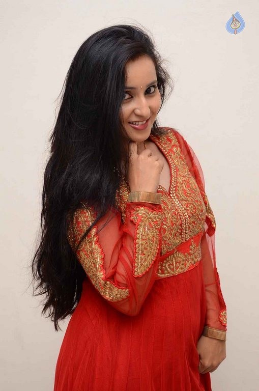 Ishika Singh Latest Photos - 26 / 33 photos