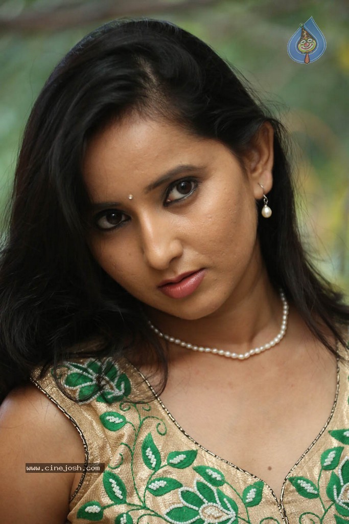 Ishika Singh Latest Pics - 9 / 84 photos