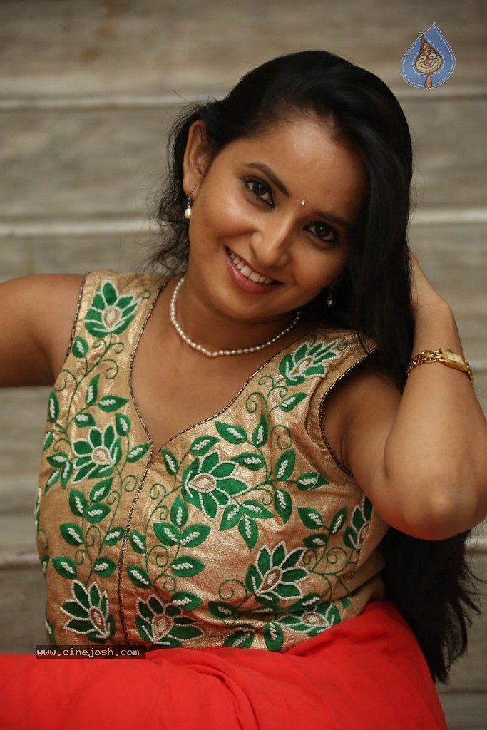 Ishika Singh Latest Pics - 41 / 84 photos