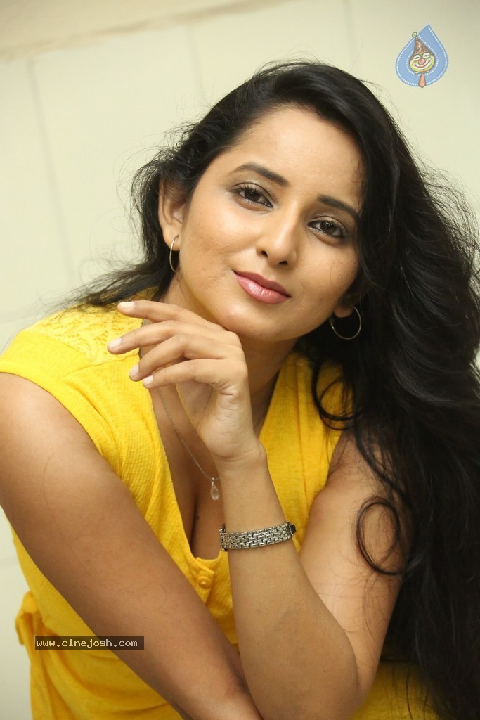 Ishika Singh Latest Pics - 38 / 118 photos