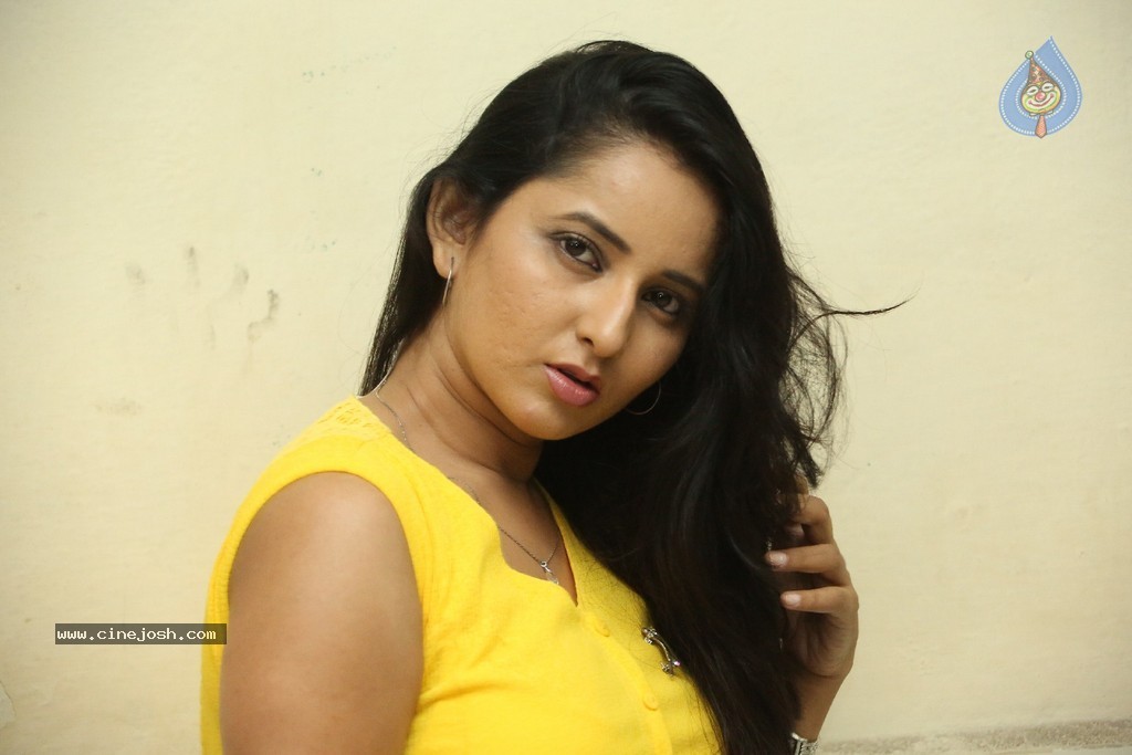 Ishika Singh Latest Pics - 78 / 118 photos