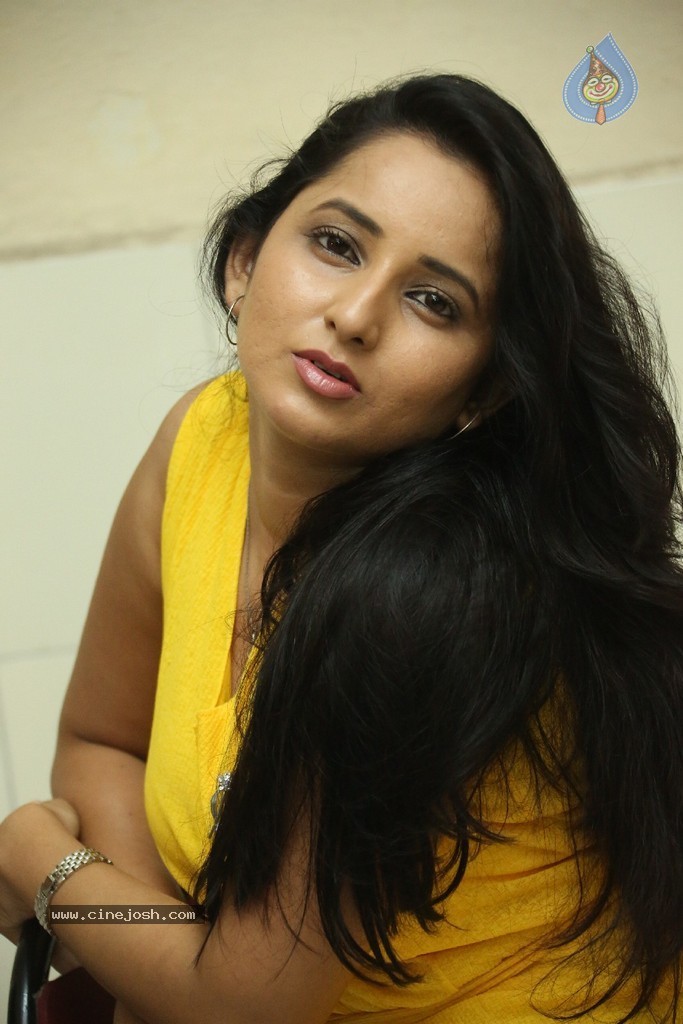 Ishika Singh Latest Pics - 84 / 118 photos
