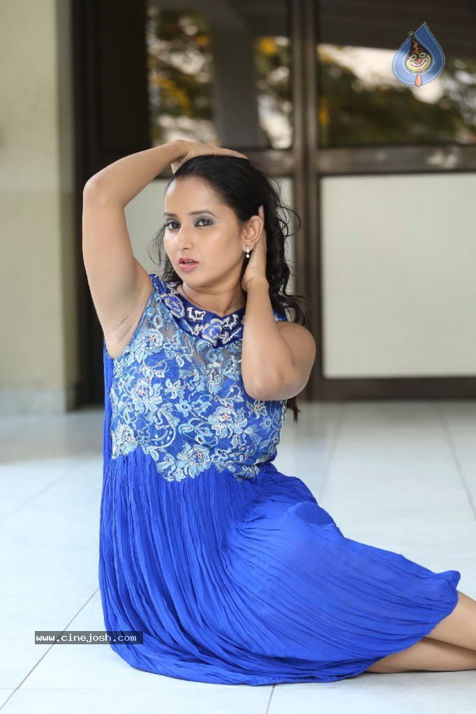 Ishika Singh New Gallery - 48 / 135 photos