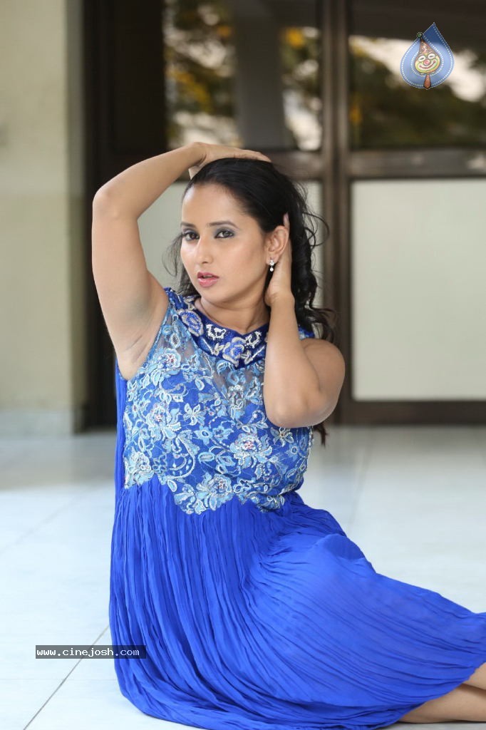 Ishika Singh New Gallery - 87 / 135 photos