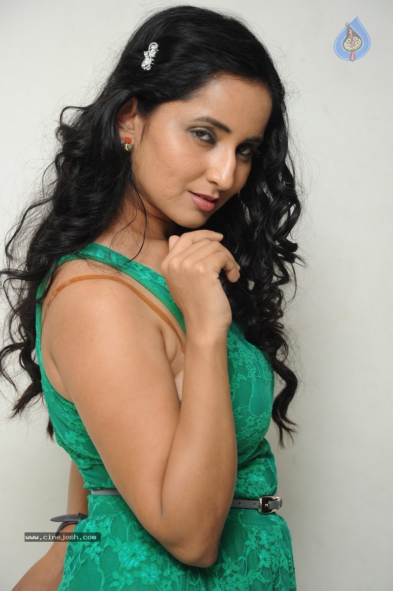Ishika Singh New Photos - 14 / 99 photos