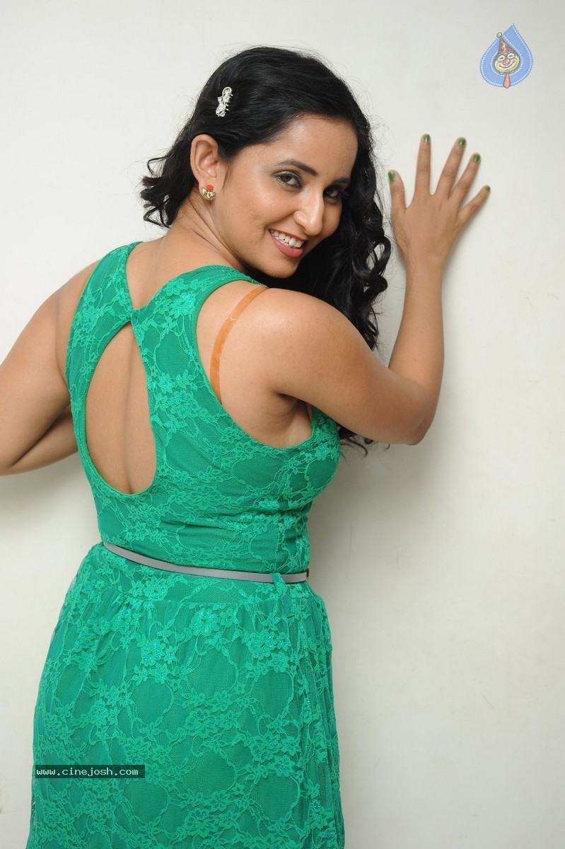 Ishika Singh New Photos - 80 / 99 photos