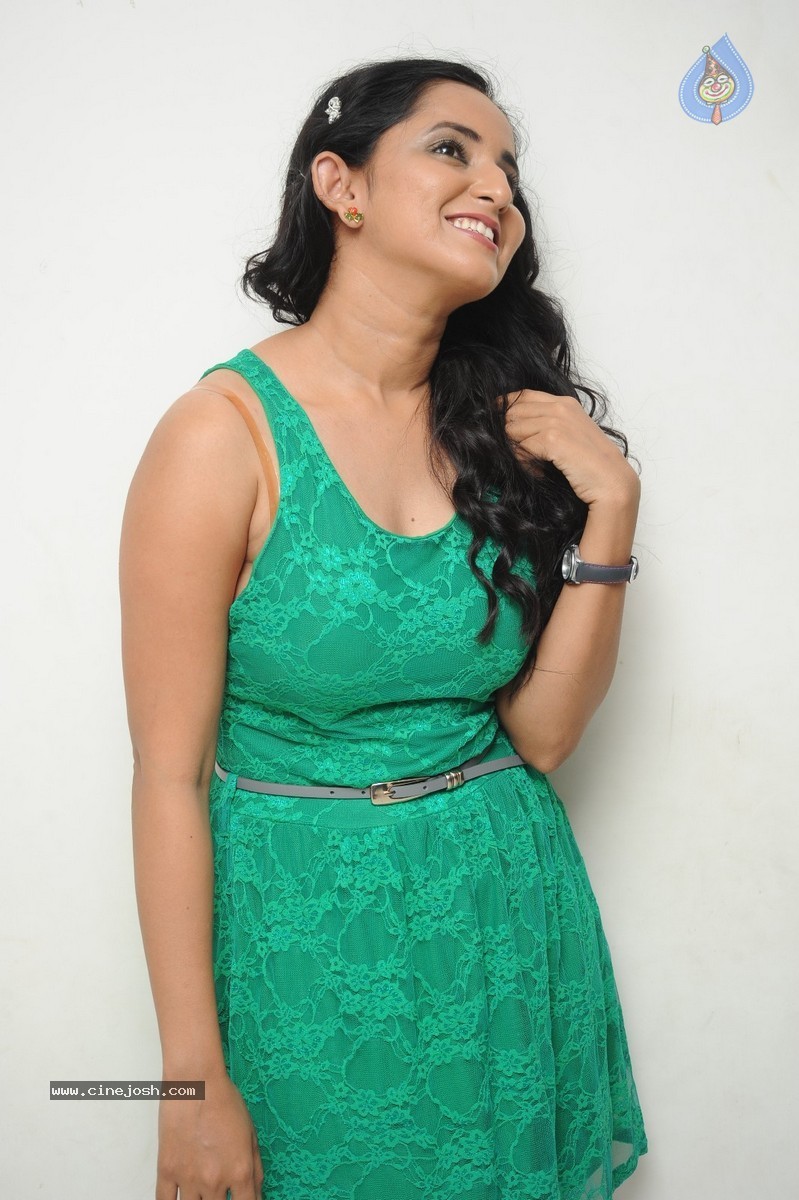 Ishika Singh New Photos - 98 / 99 photos