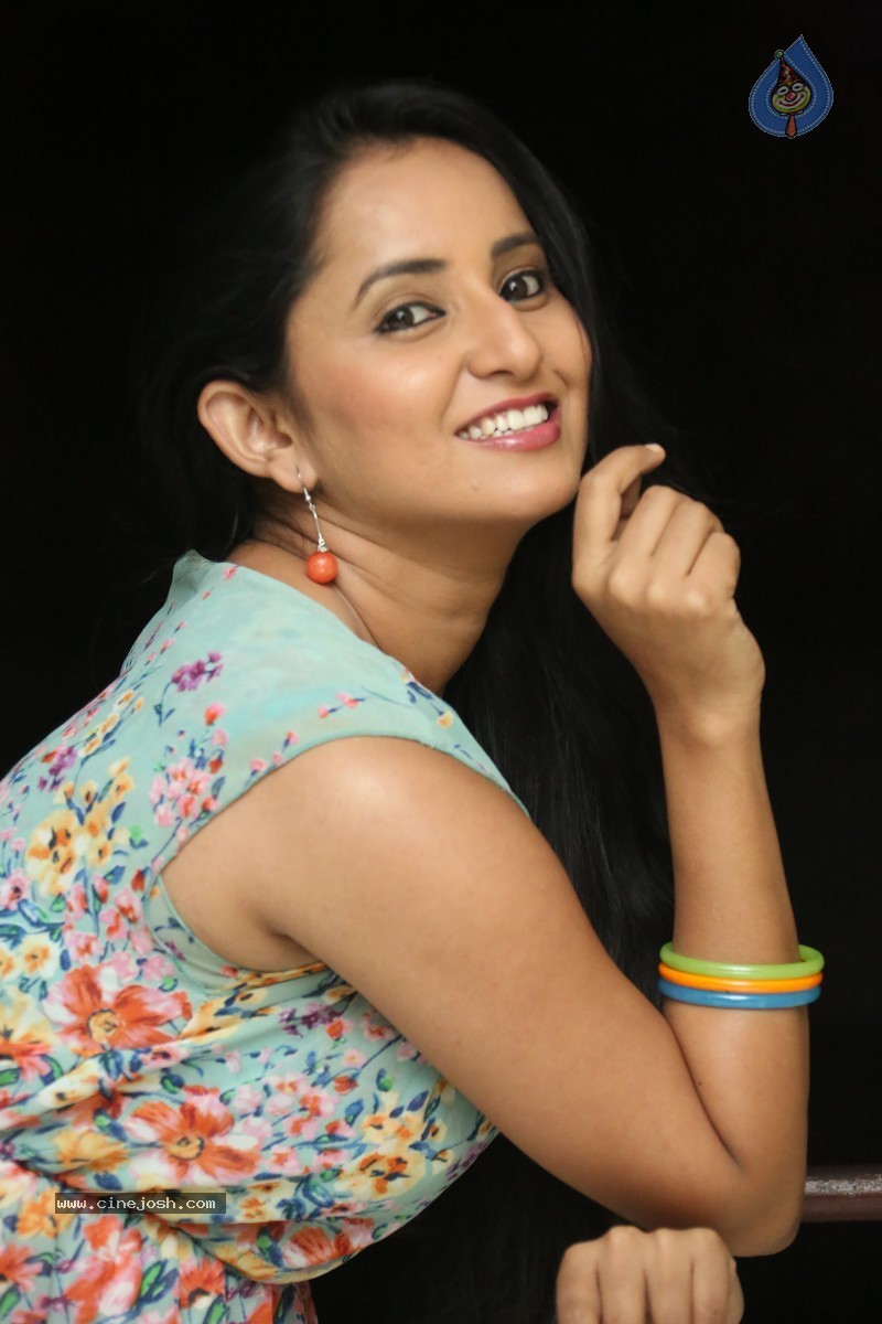Ishika Singh New Photos - 39 / 104 photos